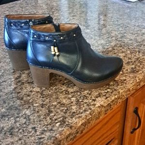 DANSKO  BLACK ANKLE BOOTS